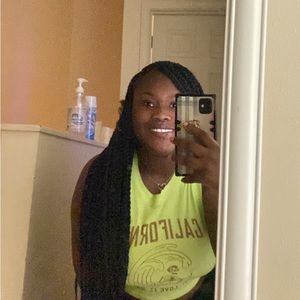 Meet your Posher, Ari